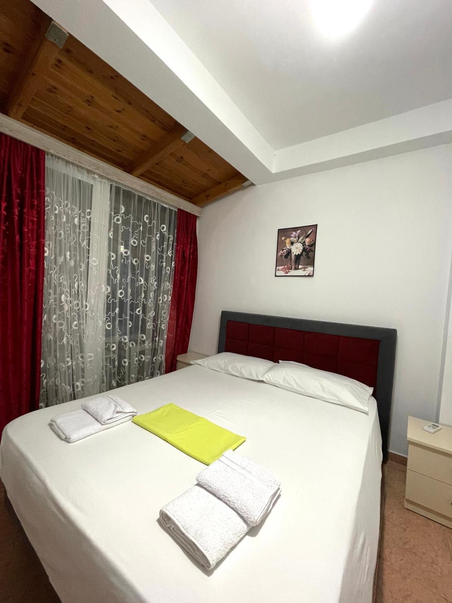 Apartments Monika Sarandë Eksteriør billede