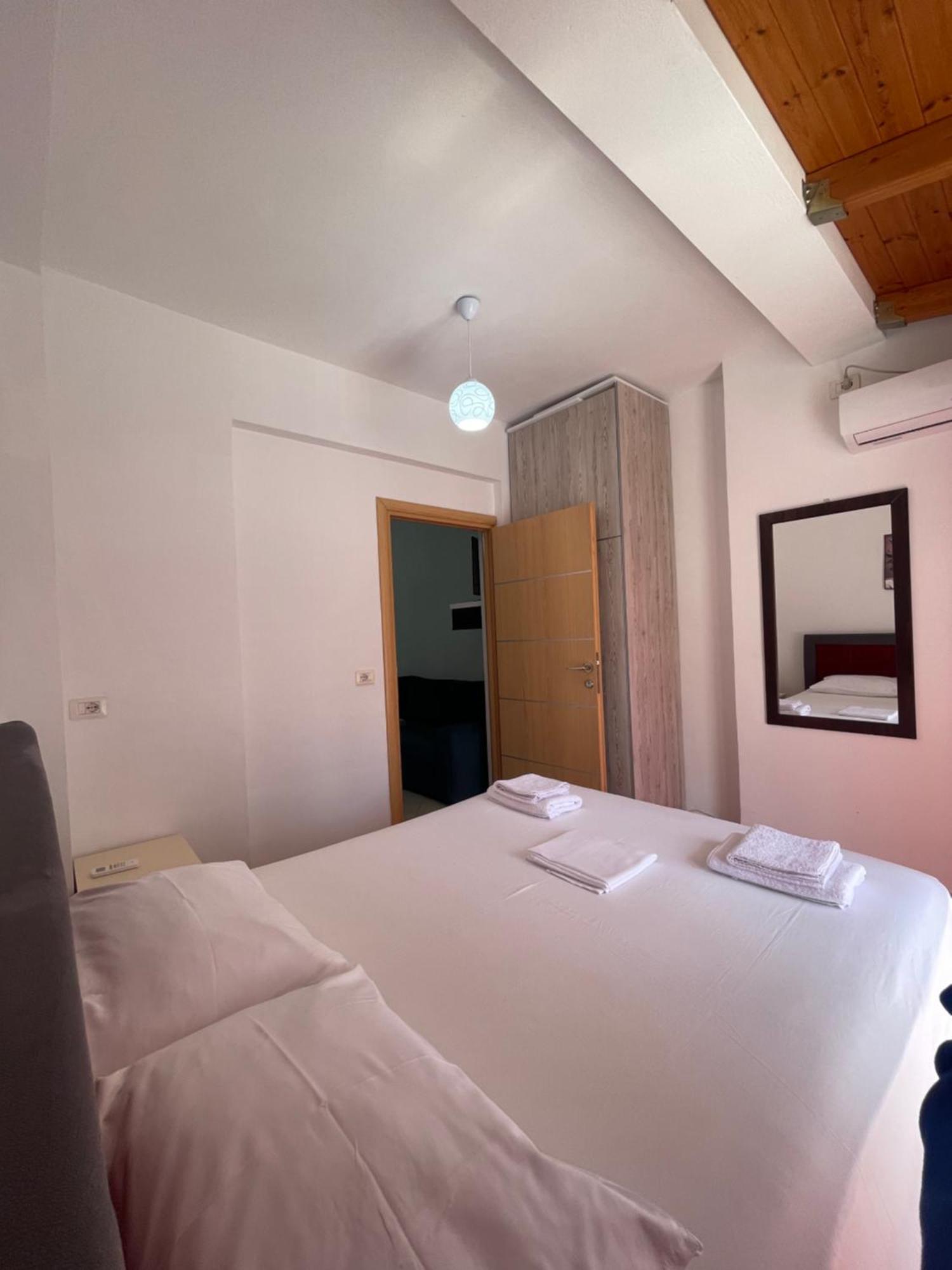 Apartments Monika Sarandë Eksteriør billede